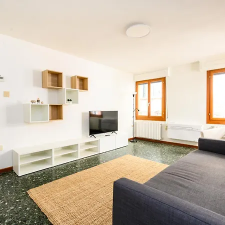 Palazzina Pistor 2nd Floor By Sarlux Apartment *