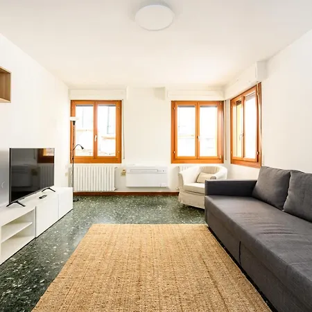 Palazzina Pistor 2nd Floor By Sarlux Apartment Venedig