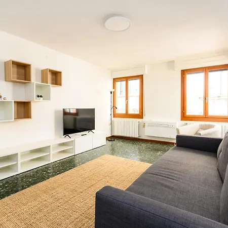 Palazzina Pistor 2nd Floor By Sarlux Apartman Velence