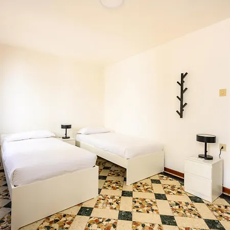 Palazzina Pistor 2nd Floor By Sarlux Velence