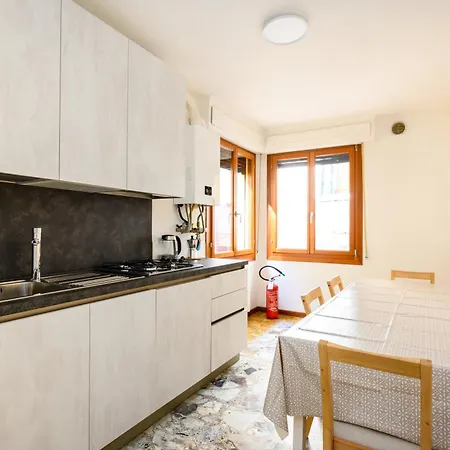 Palazzina Pistor 2nd Floor By Sarlux * Velence