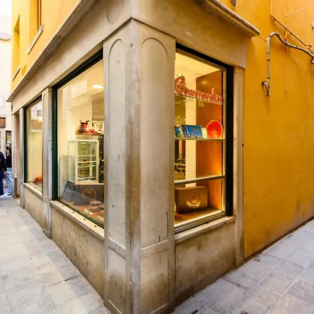 Palazzina Pistor 2nd Floor By Sarlux Apartman Velence