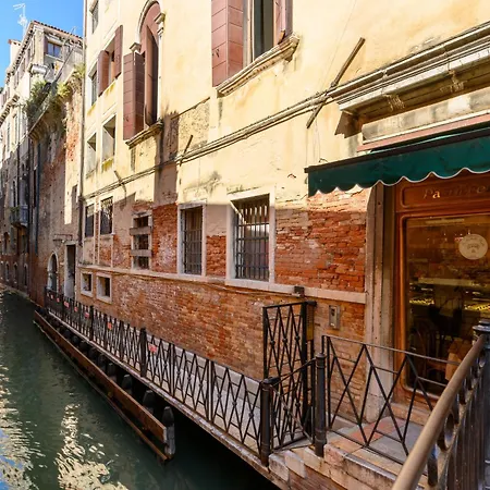 Palazzina Pistor 2nd Floor By Sarlux Apartman