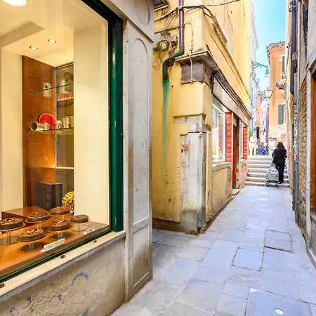 Apartman Palazzina Pistor 2nd Floor By Sarlux