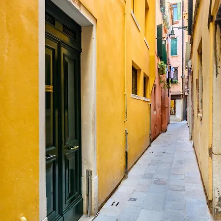 Palazzina Pistor 2nd Floor By Sarlux * Velence