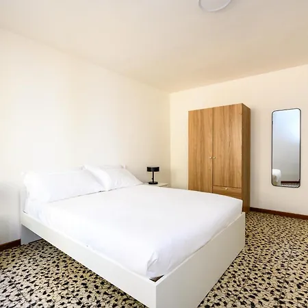 Palazzina Pistor 2nd Floor By Sarlux Apartamento